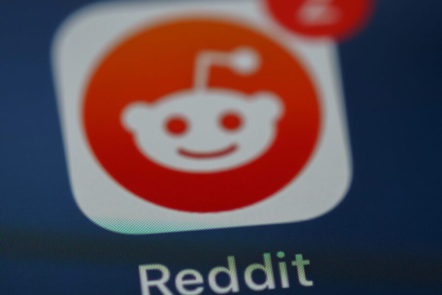 Reddit Sues Anthropic Over Unauthorized Use of User Data to Train AI